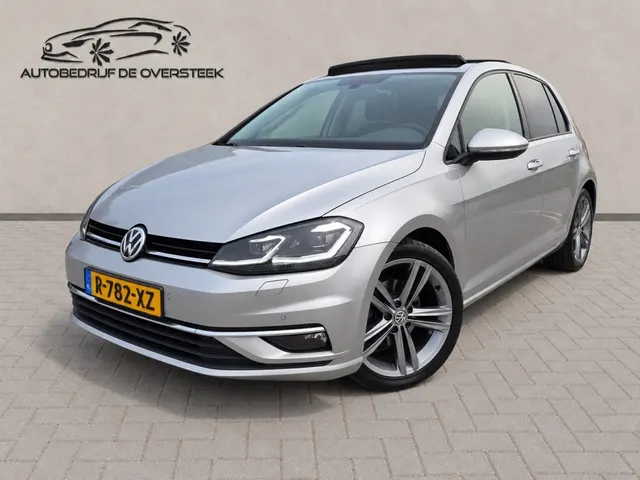 Volkswagen Golf 1.5 TSI Highline automaat schuifdak 2018