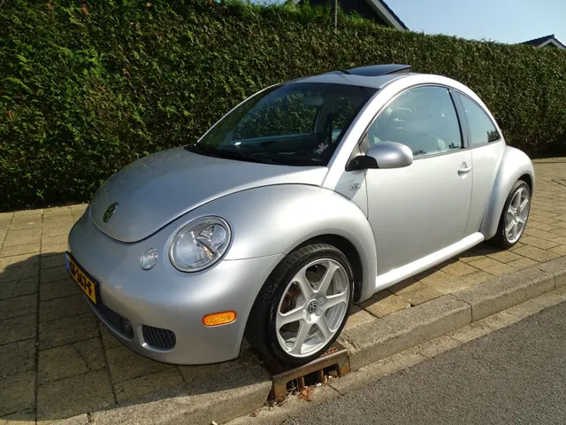 Volkswagen New Beetle 2.3 V5 Highline P 170 Pk - Youngtimer - Uniek 1 2002