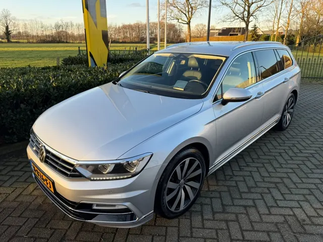 Volkswagen Passat 1.5 TSI Dsg7 Highline Business R Dynaudio 2019