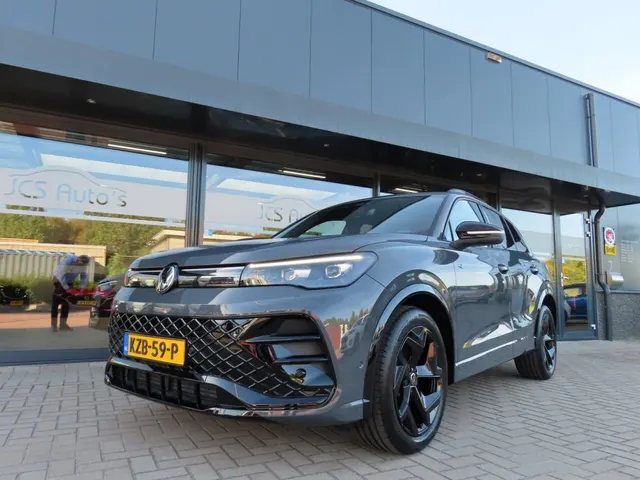 Volkswagen Tiguan 1.5 eTSI R-Line 2025