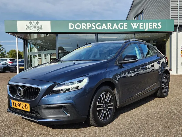 Volvo V40 Cross Country Cross Country 1.5 T3 Momentum 2016
