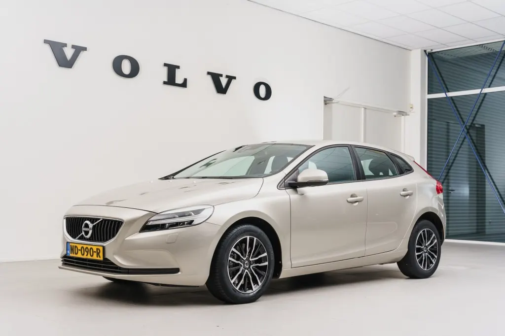 Volvo V40 T2 Momentum 2017