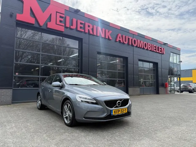 Volvo V40 2.0 T3 Nordic+ Bj.2017 2017