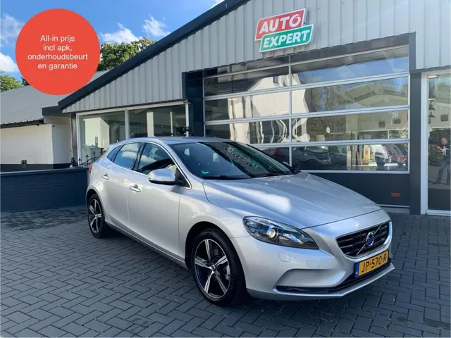 Volvo V40 2.0 T3 Momentum 2016