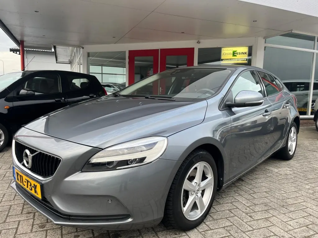 Volvo V40 2.0 T2 Momentum 122 Pk 2017