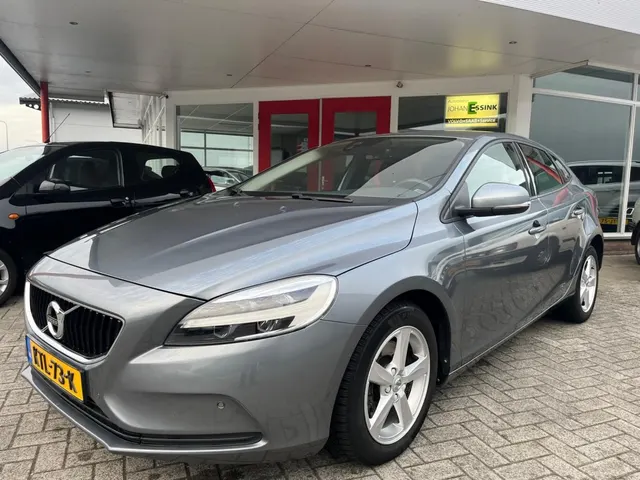 Volvo V40 2.0 T2 Momentum 122 Pk 2017