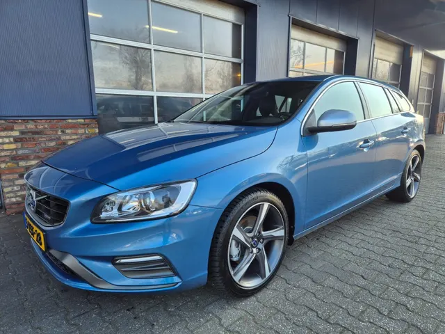 Volvo V60 1.6 T3 R-Design 2014