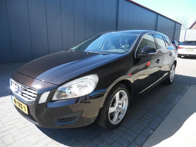 Volvo V60 1.6 T3 Momentum 2012
