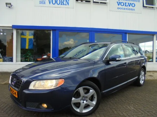 Volvo V70 2.5T Momentum 2010