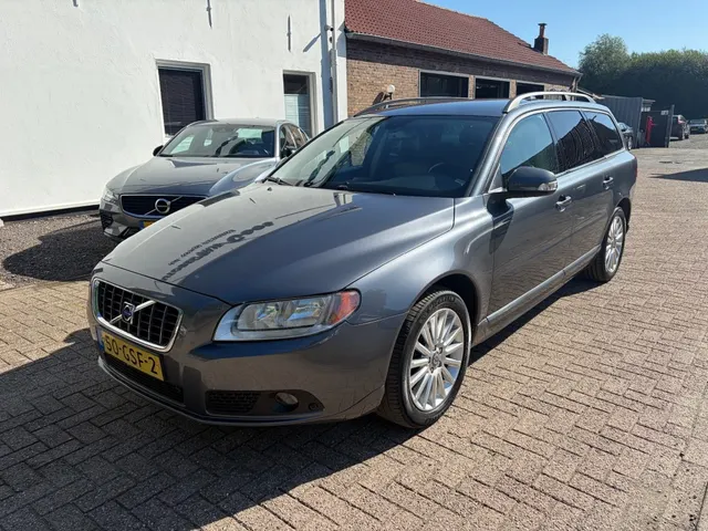 Volvo V70 2.5T Momentum 2008