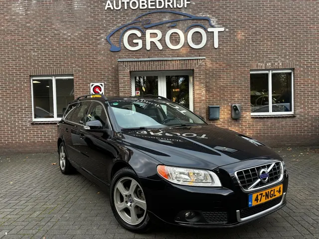 Volvo V70 2.0T 200PK! Momentum 2010