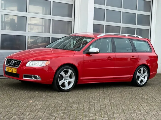 Volvo V70 2.0 Turbo 203PK R-Design 2011