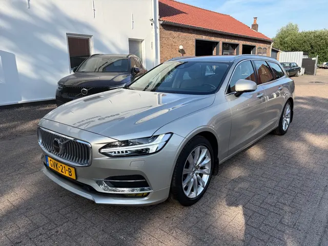 Volvo V90 T4 Momentum Pilot Assist 2018