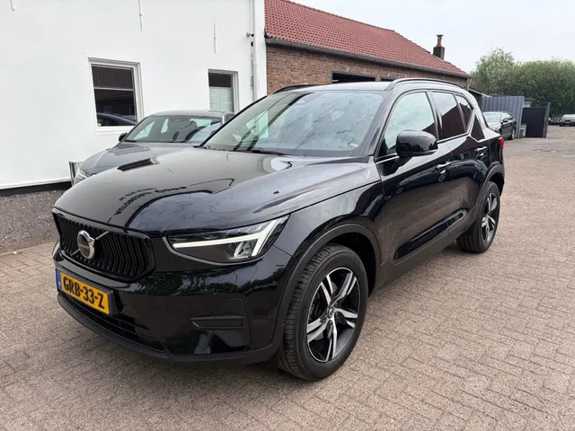 Volvo XC40 2.0 B3 Core Harman 2022