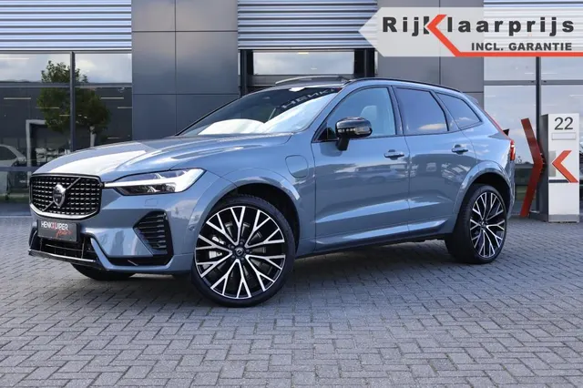 Volvo XC60 Recharge T8 AWD U. Dark 2024