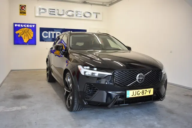 Volvo XC60 2.0 Plug-in hybrid T8 AWD U. Dark Facelift Luchtvering 2025