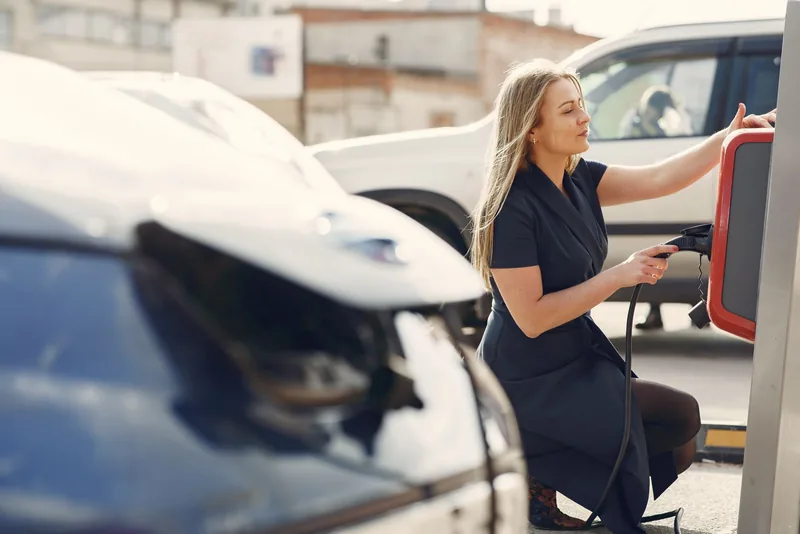 Financial lease voor de ZZP'er in 2026: wanneer de auto op de balans slimmer is dan private of operational lease