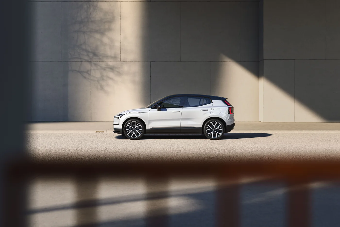 Volvo EX30 zijaanzicht
