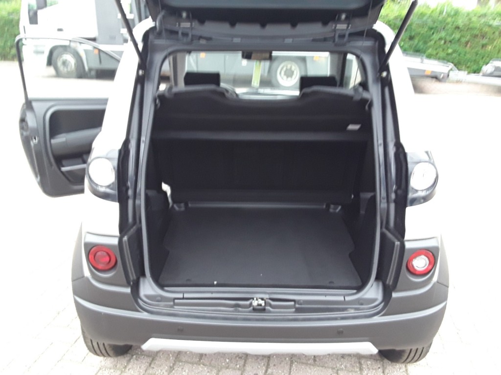 large_1633177574489989-1.jpg