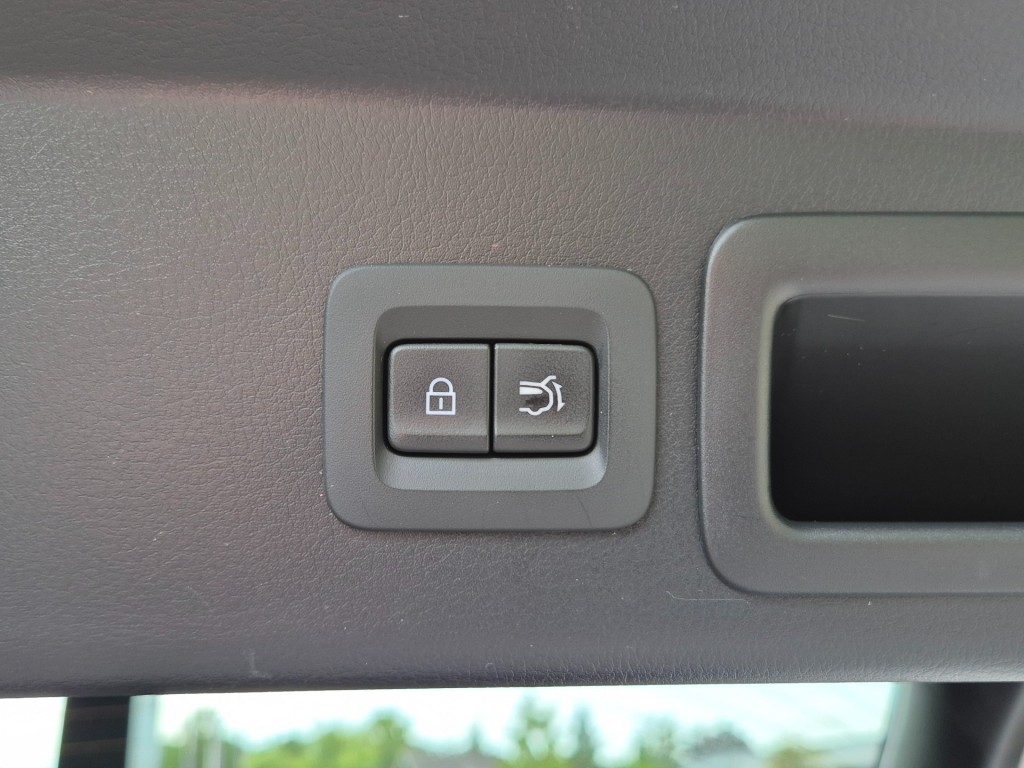 large_1756715780107142.jpg