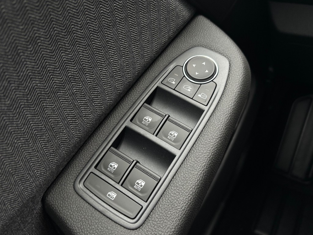 large_1759498403482025.jpg